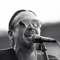 JJ Russell live B&W